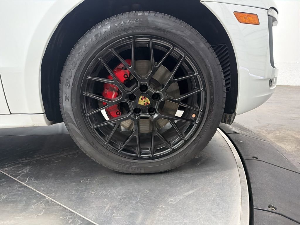 Used 2017 Porsche Macan GTS image 9