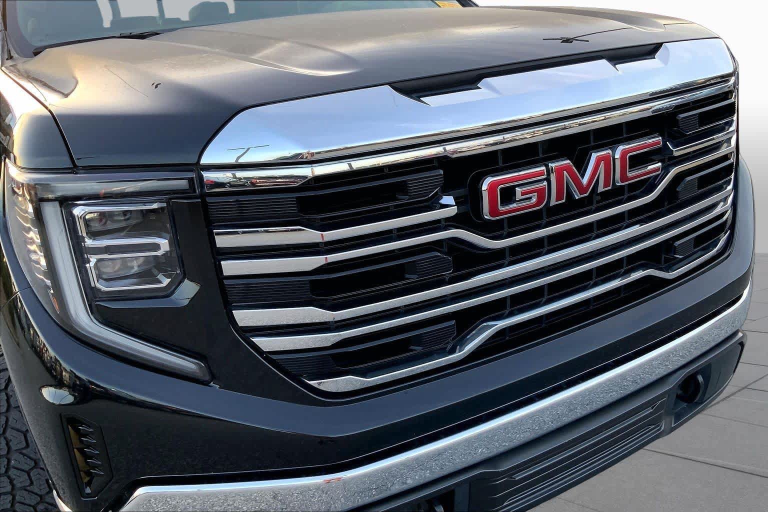 Used 2023 GMC Sierra 1500 SLT w/ SLT Premium Package AWD/4WD image 29