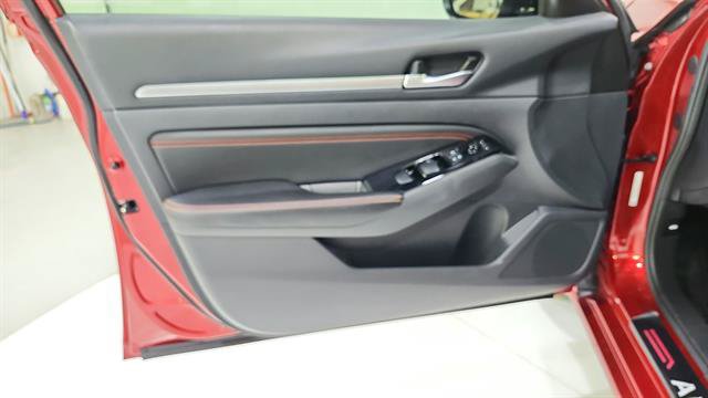 Certified 2023 Nissan Altima 2.5 SR FWD image 19
