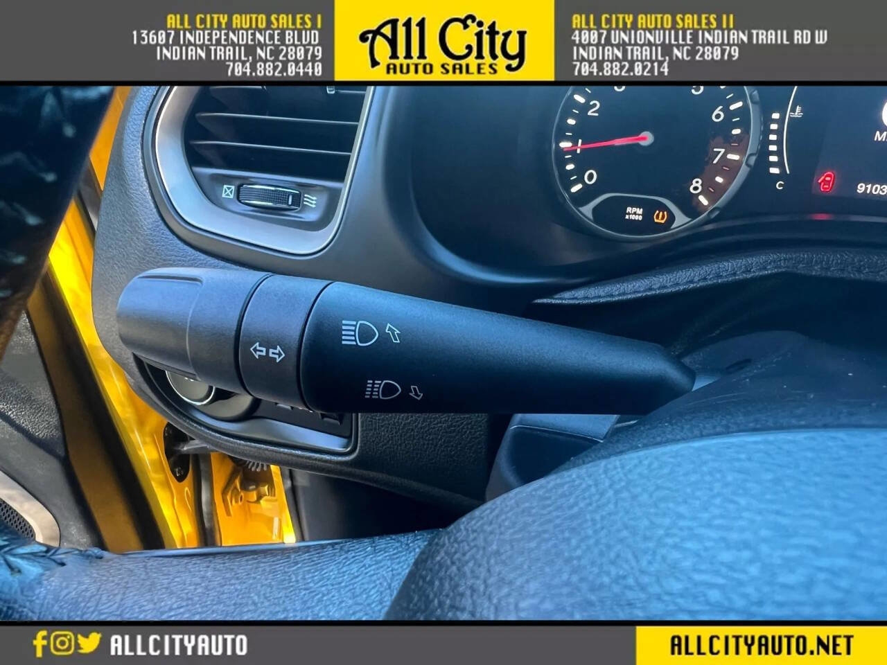 Used 2015 Jeep Renegade Latitude w/ Popular Equipment Group image 24