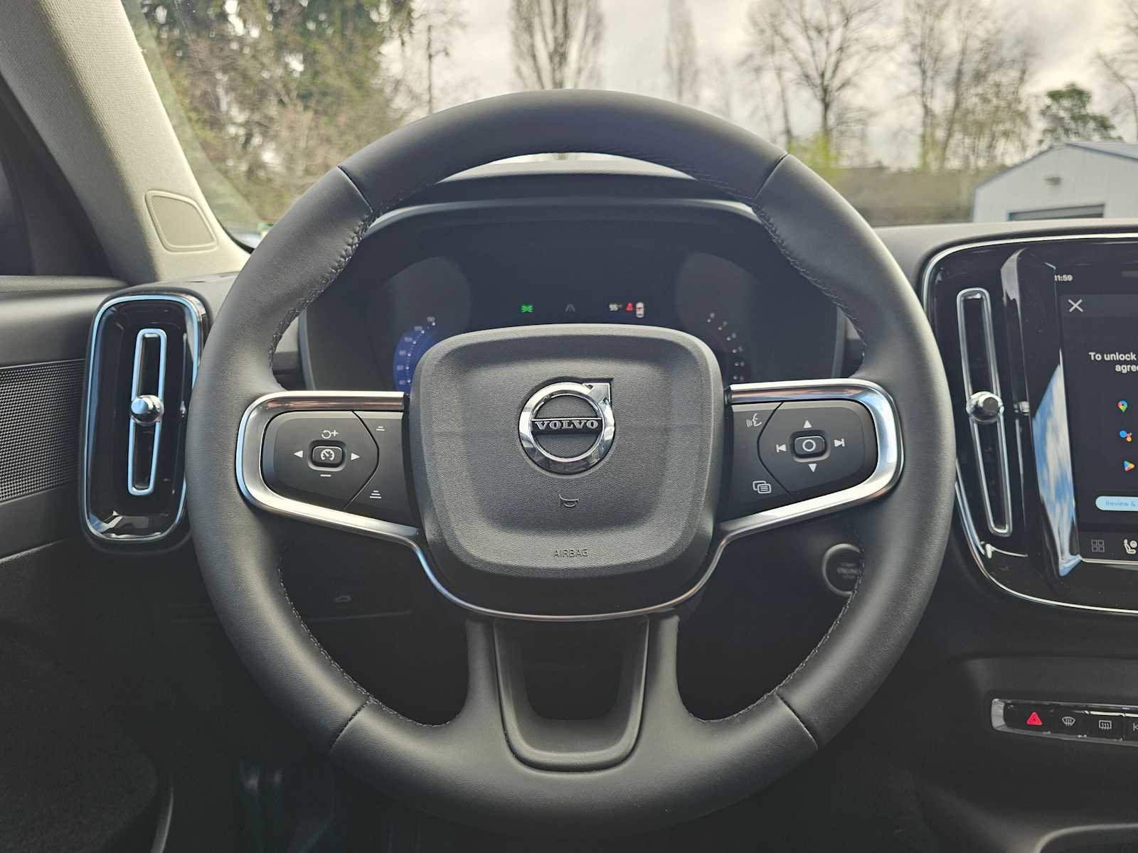 Used 2025 Volvo XC40 B5 Plus w/ Protection Package Premier image 23