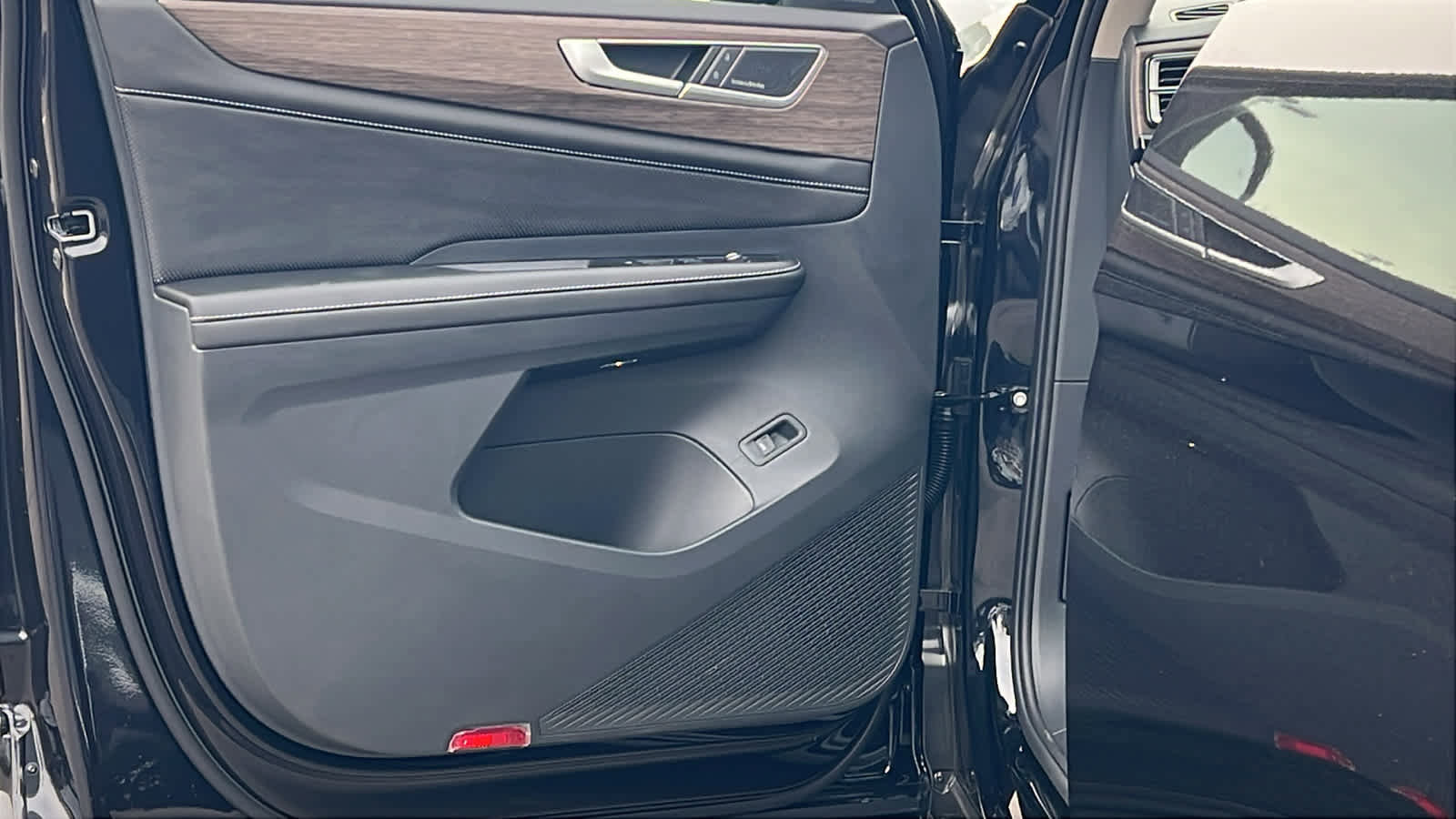 New 2026 Volkswagen Atlas SEL Premium R-Line image 23