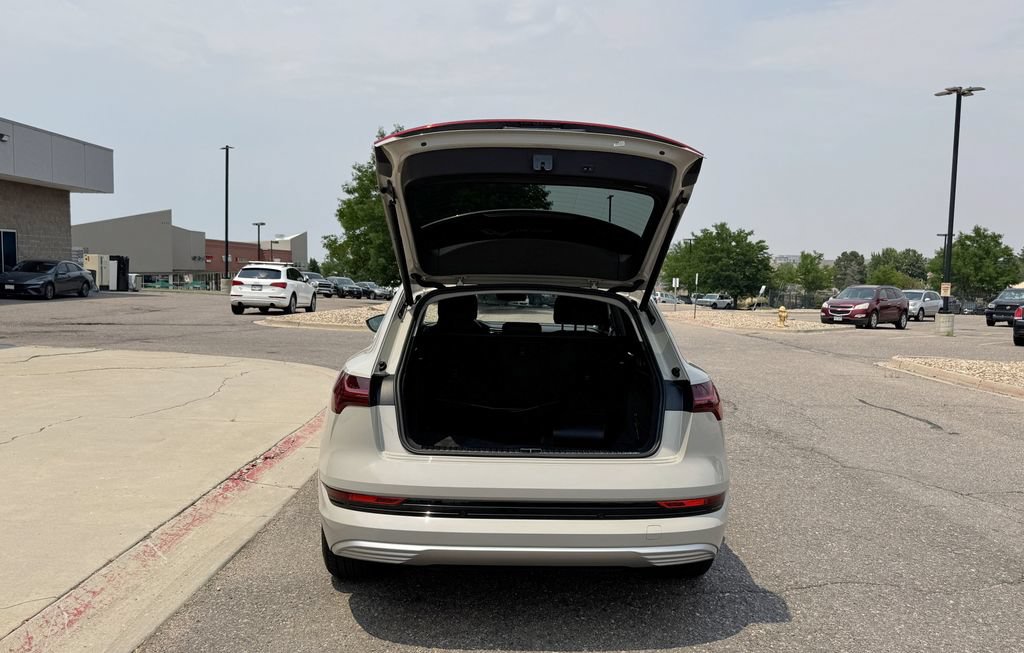 Used 2019 Audi e-tron Premium Plus AWD/4WD image 9