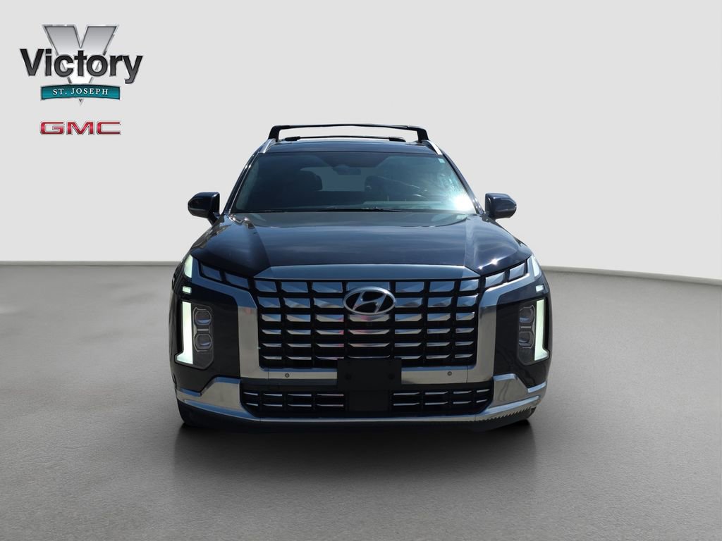 Used 2024 Hyundai Palisade Calligraphy image 2