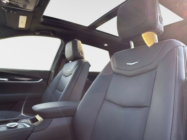 New 2026 Cadillac XT5 Premium Luxury w/ LPO, Floor Liner Package AWD/4WD image 18