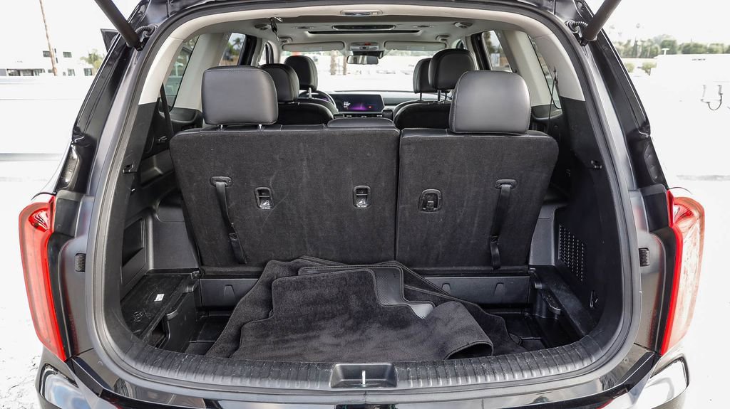 Used 2025 Kia Telluride S AWD/4WD image 32