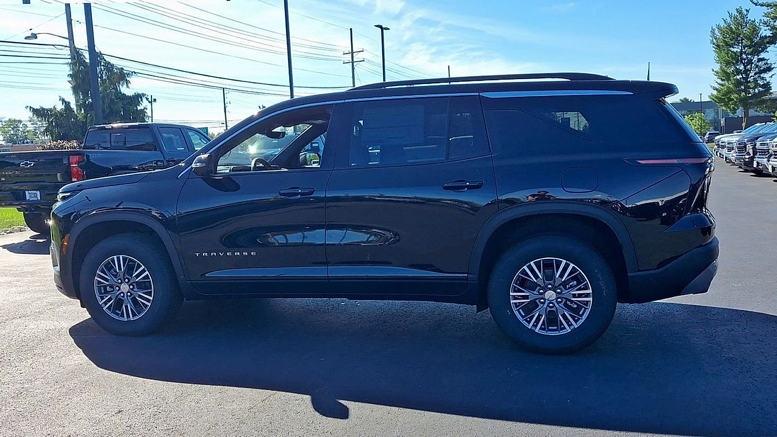 New 2027 Chevrolet Traverse LT w/ Driver Confidence Package AWD/4WD image 8