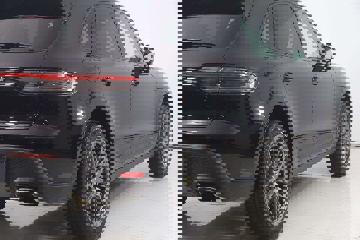 Used 2025 Porsche Macan image 54