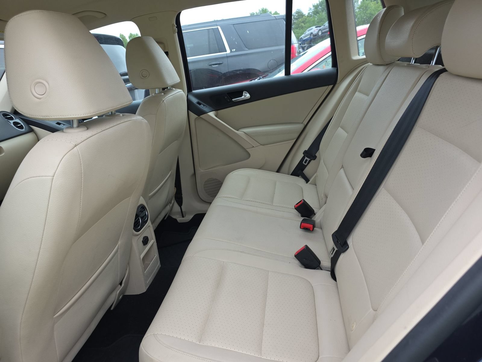 Used 2016 Volkswagen Tiguan S FWD image 10