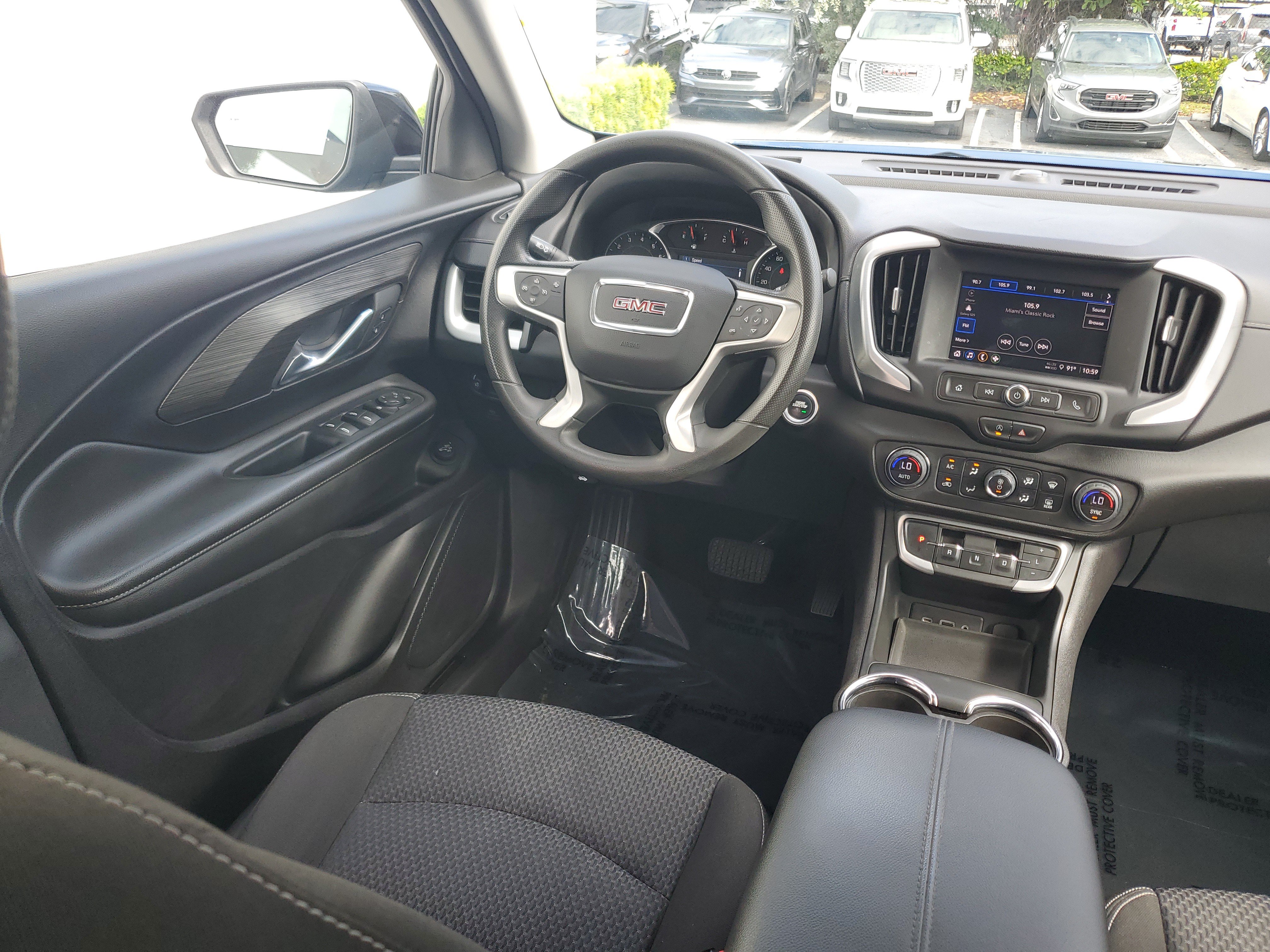 Used 2024 GMC Terrain SLE w/ Driver Convenience Package FWD image 14