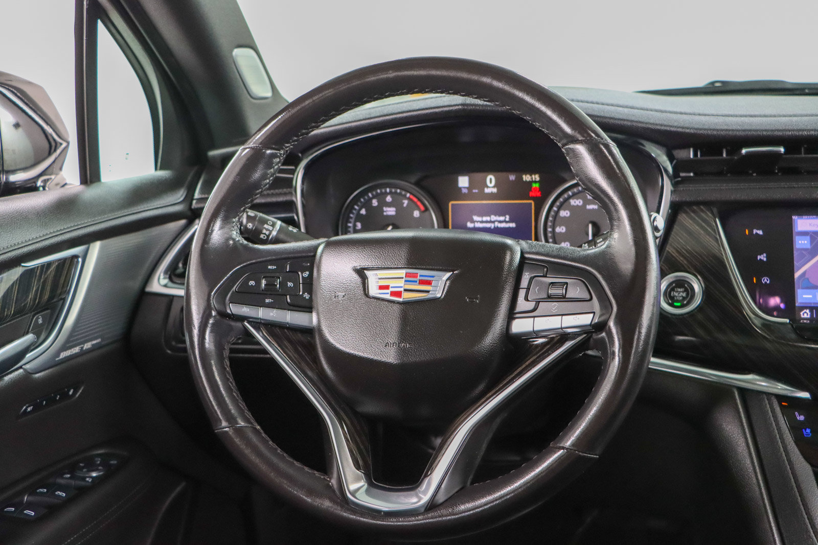 Used 2023 Cadillac XT6 Premium Luxury w/ Technology Package FWD image 12