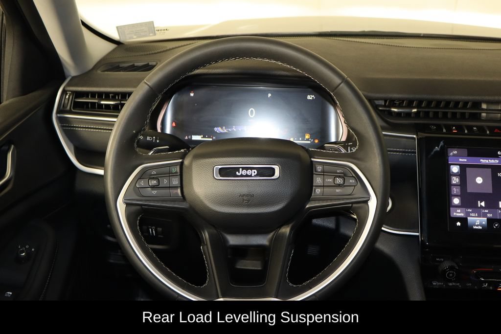 Used 2023 Jeep Grand Cherokee Laredo w/ Trailer Tow Prep Group (B) AWD/4WD image 7