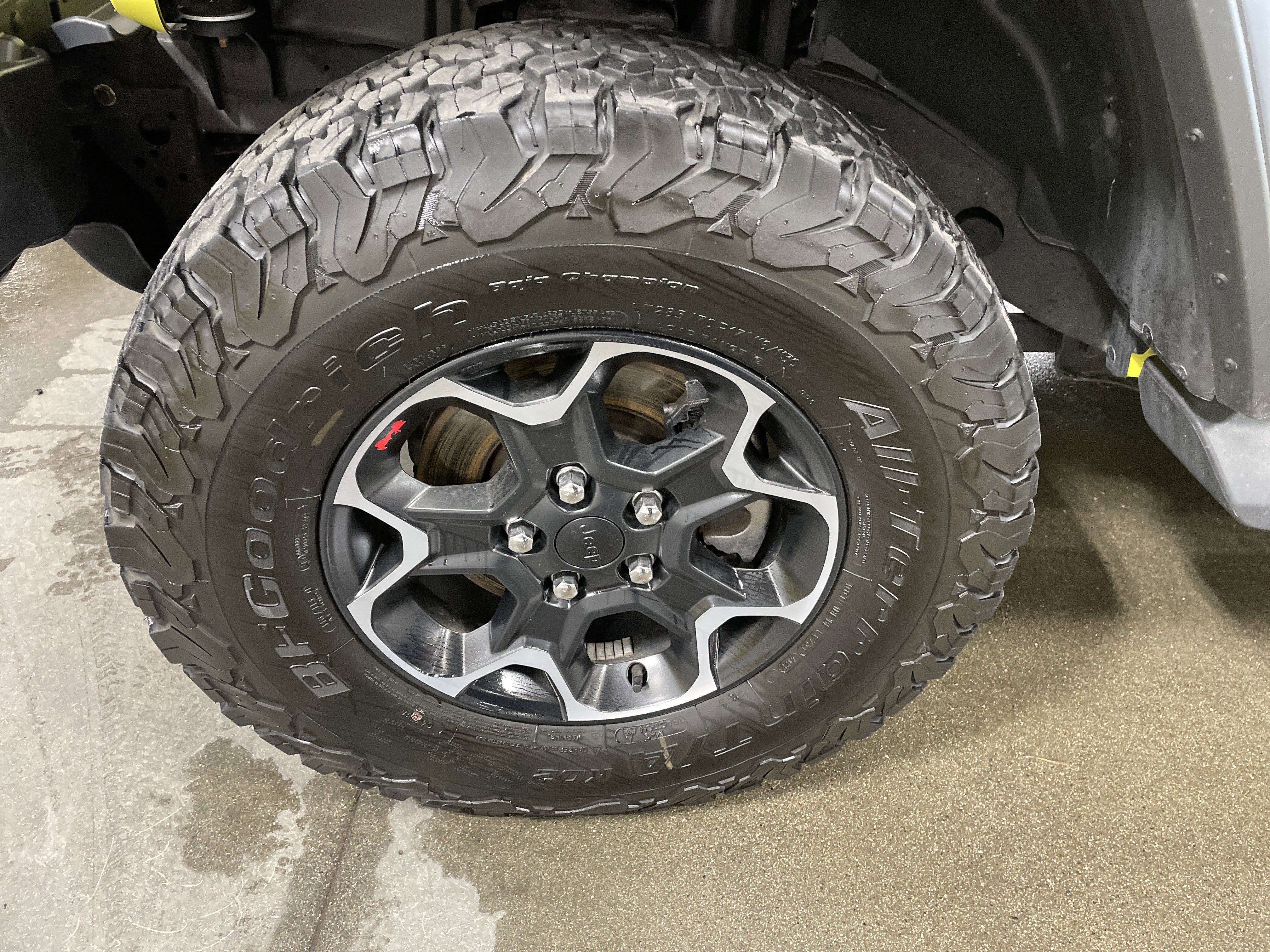 Certified 2023 Jeep Wrangler Unlimited Rubicon w/ Cold Weather Group AWD/4WD image 16