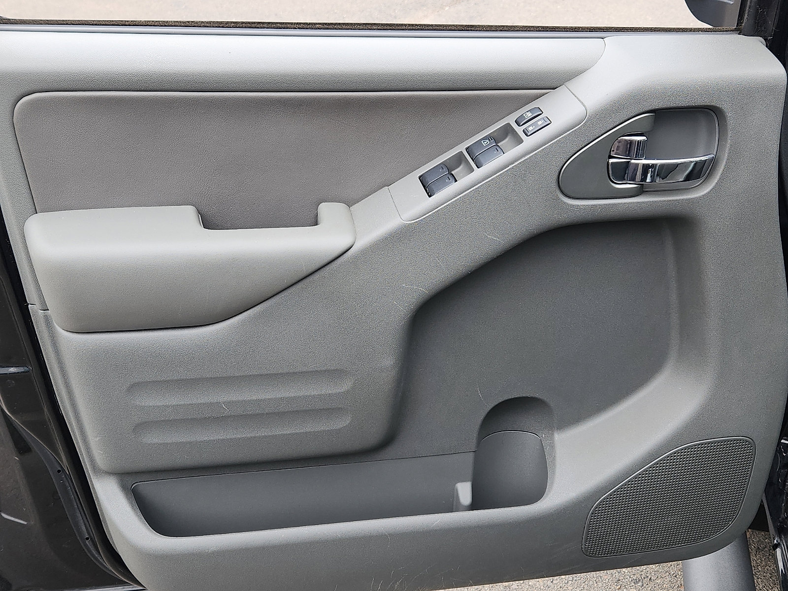 Used 2019 Nissan Frontier SL image 12