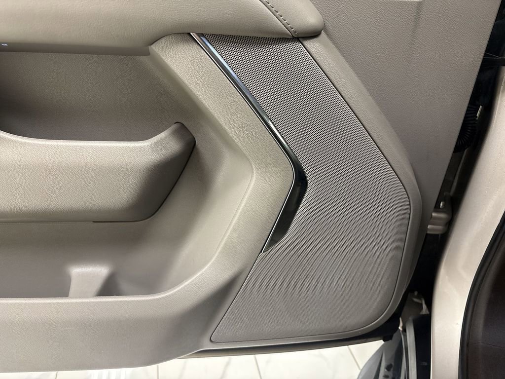 Used 2023 GMC Yukon XL SLE w/ Gmc Pro Safety Plus Package RWD image 25