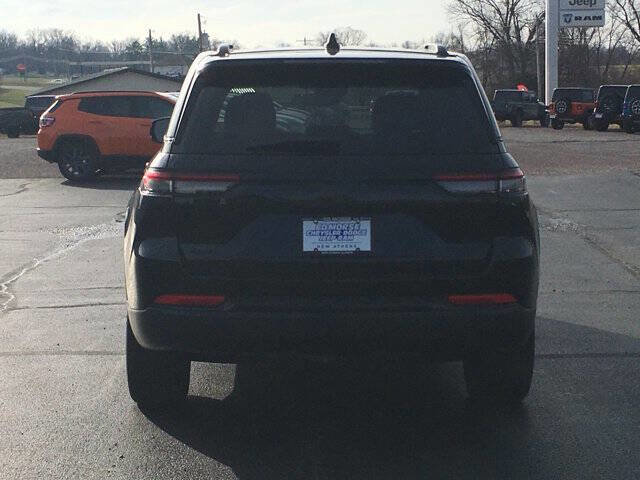 Used 2023 Jeep Grand Cherokee Altitude image 8