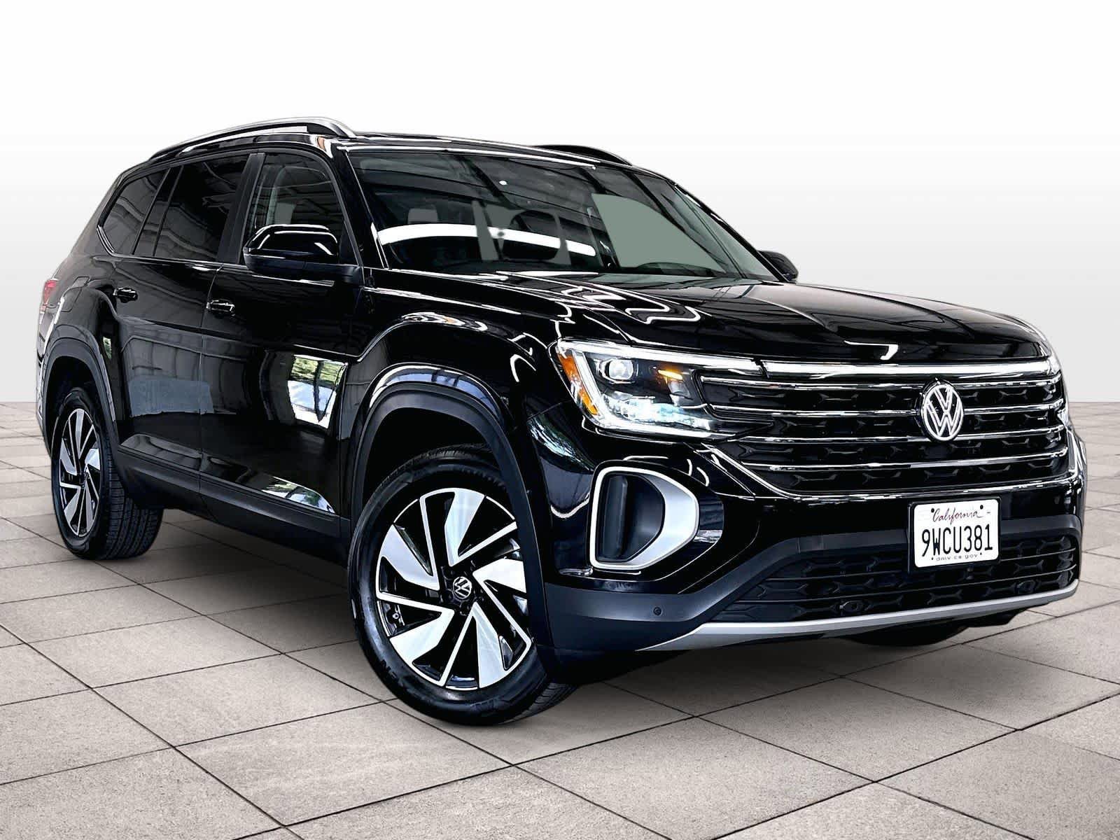 Certified 2026 Volkswagen Atlas SE w/ Panoramic Sunroof Package FWD image 3