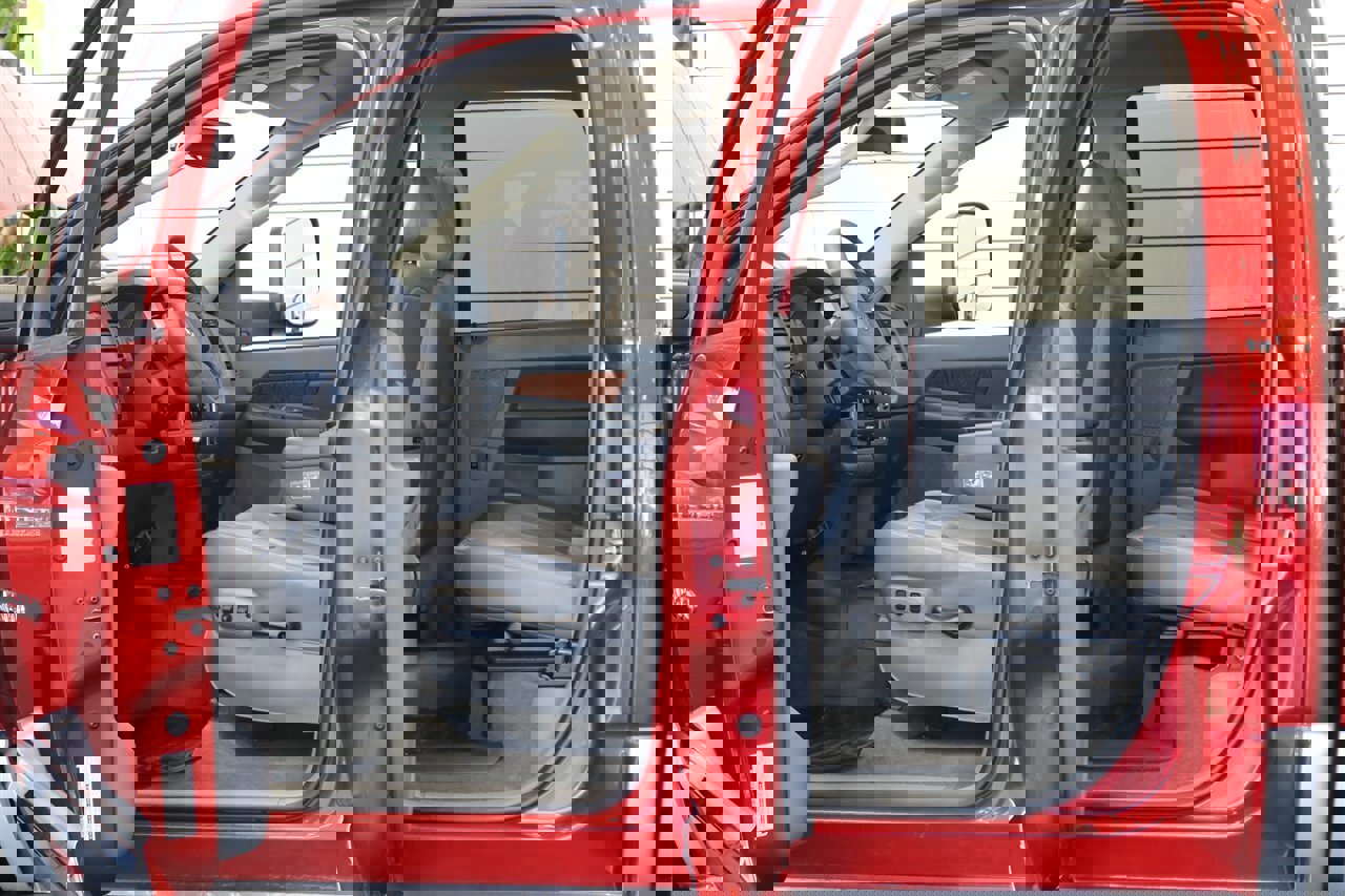 Used 2006 Dodge Ram 2500 Truck Laramie w/ Trailer Tow Group image 46