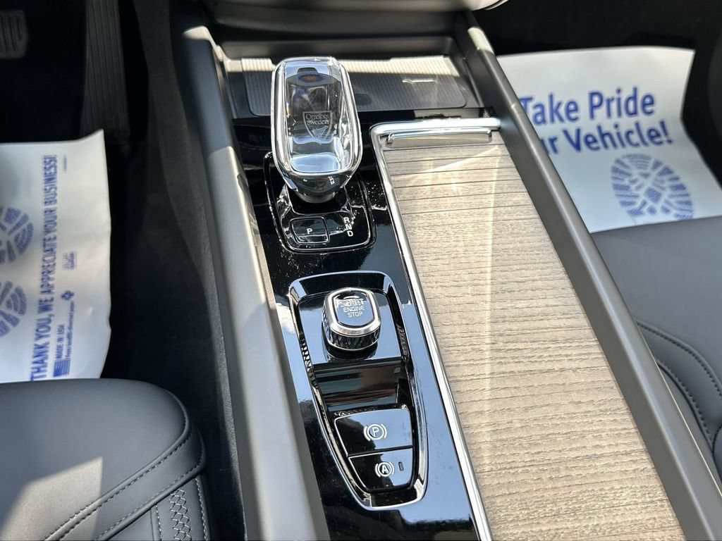 New 2026 Volvo XC60 B5 Plus w/ Protection Package Premier AWD/4WD image 22