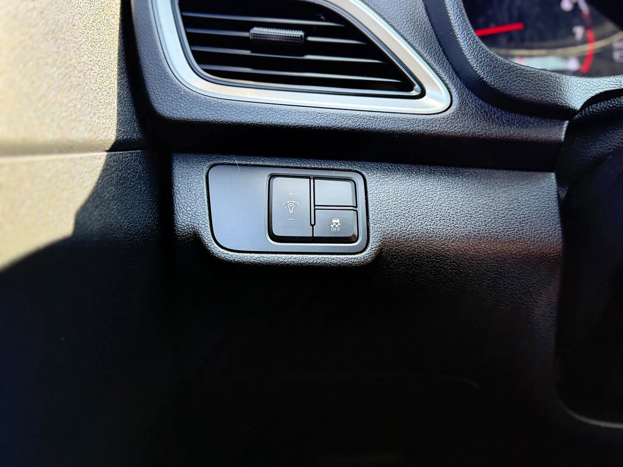 Used 2018 Hyundai Accent SE FWD image 24