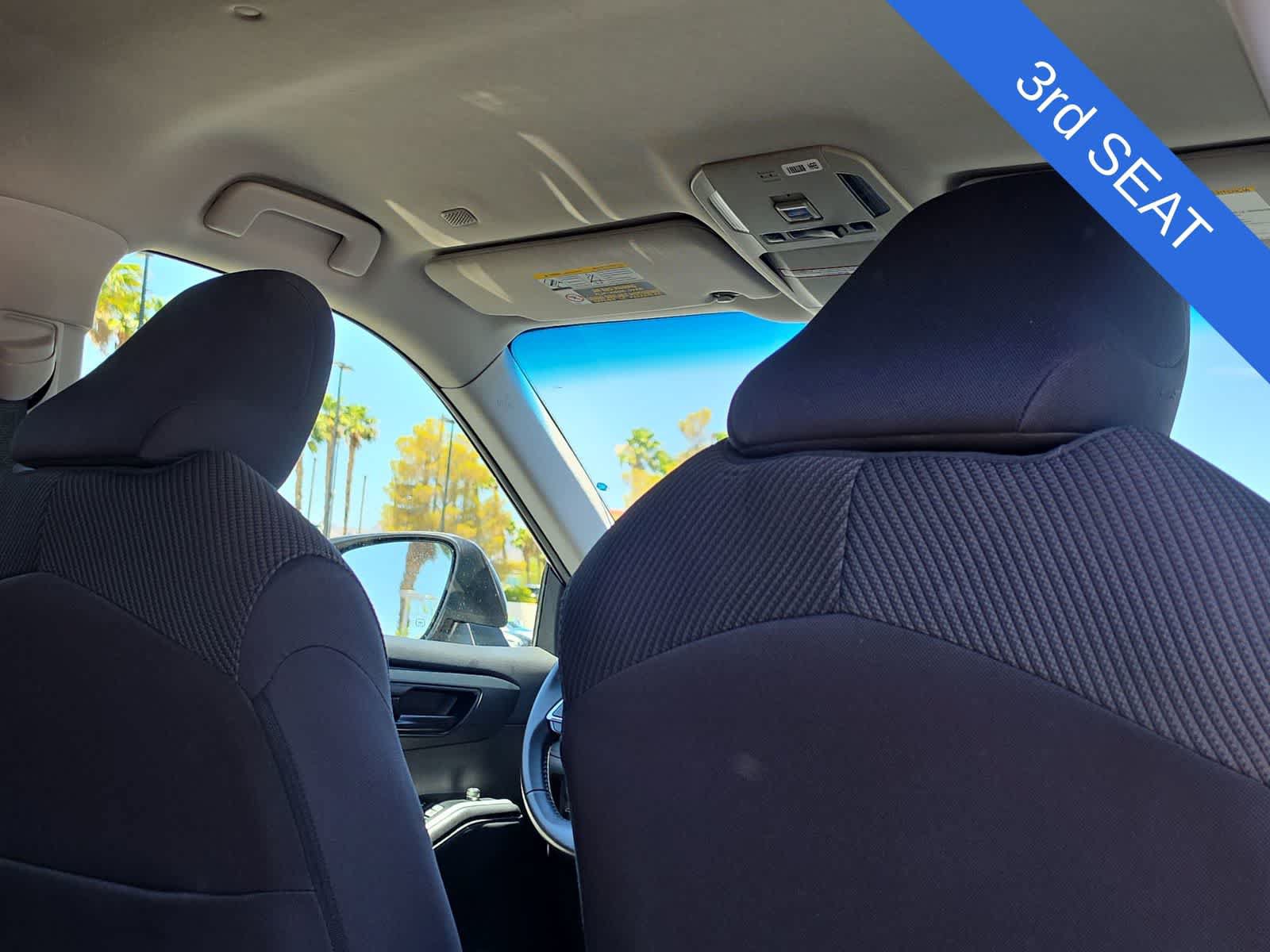 Used 2021 Toyota Highlander LE FWD image 16