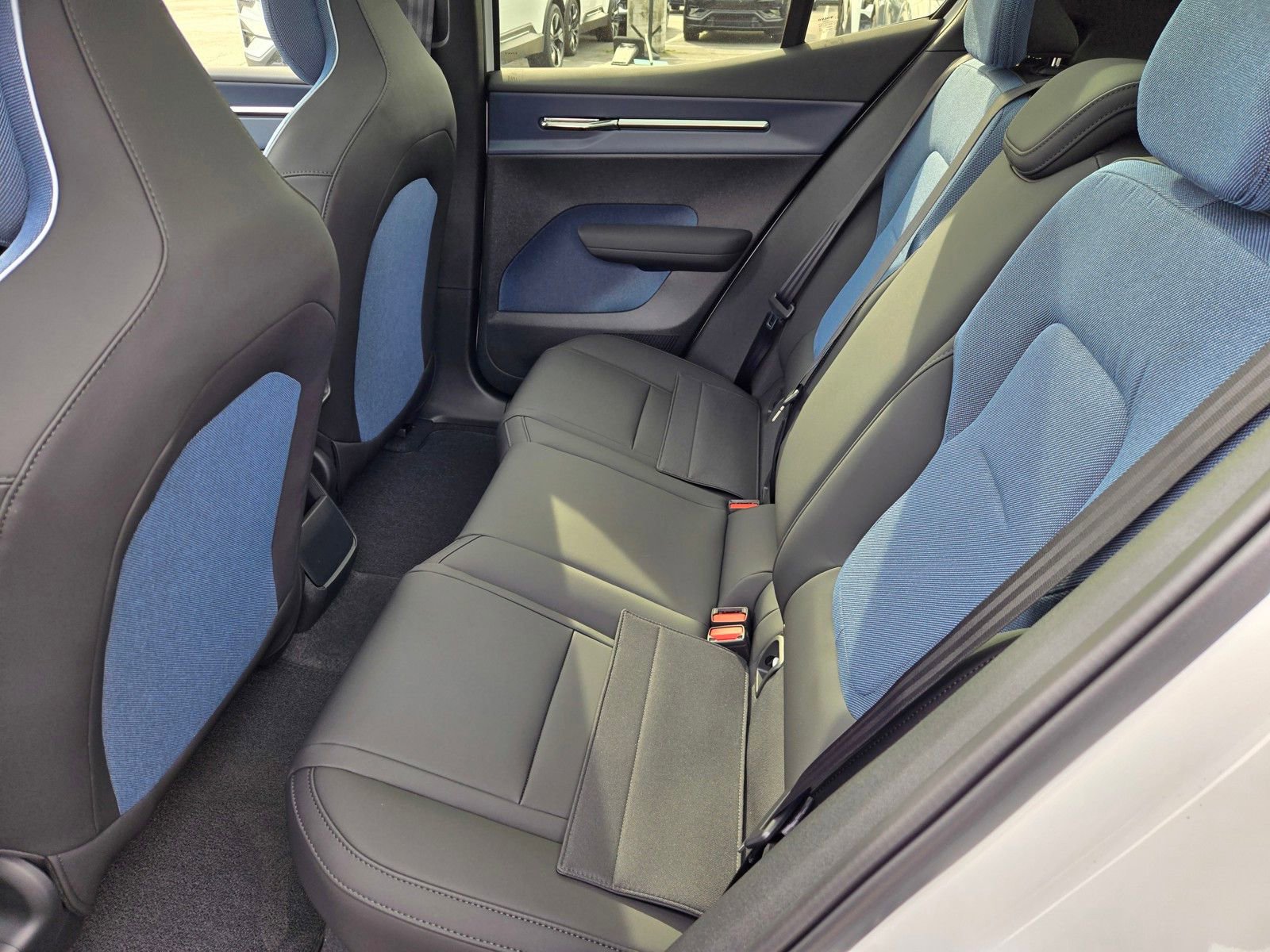 New 2026 Volvo EX30 Ultra w/ Protection Package Premier AWD/4WD image 11