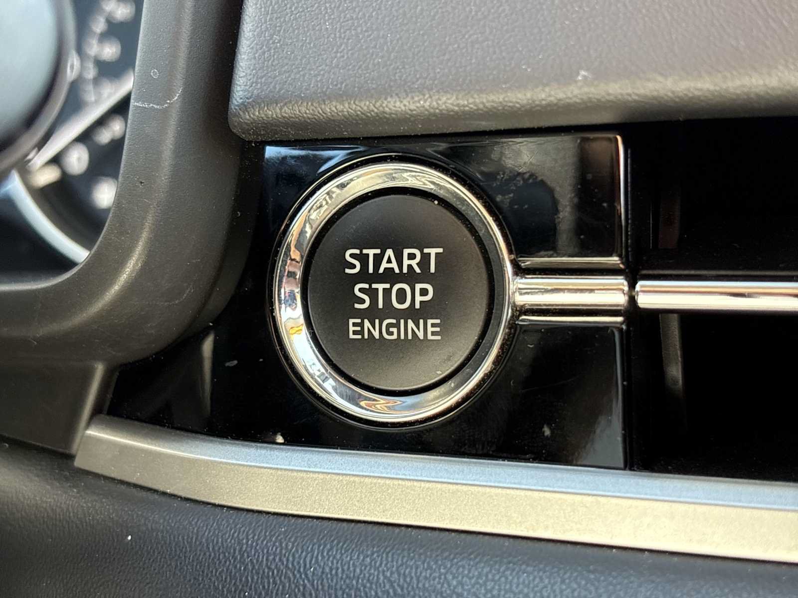 Used 2023 Mitsubishi Outlander SE AWD/4WD image 17