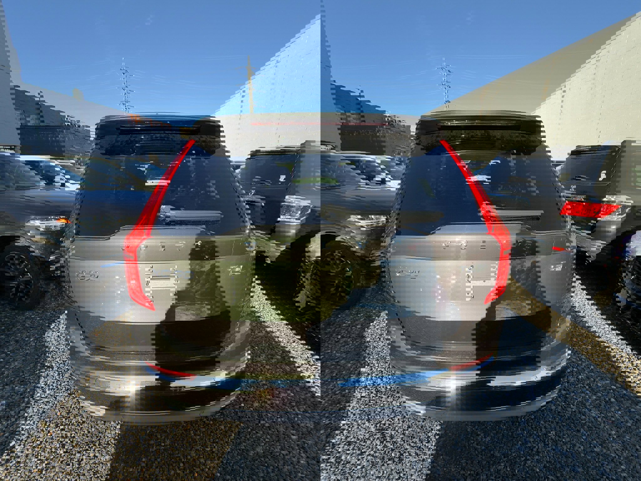 Used 2020 Volvo XC90 T6 Inscription w/ Protection Package image 4