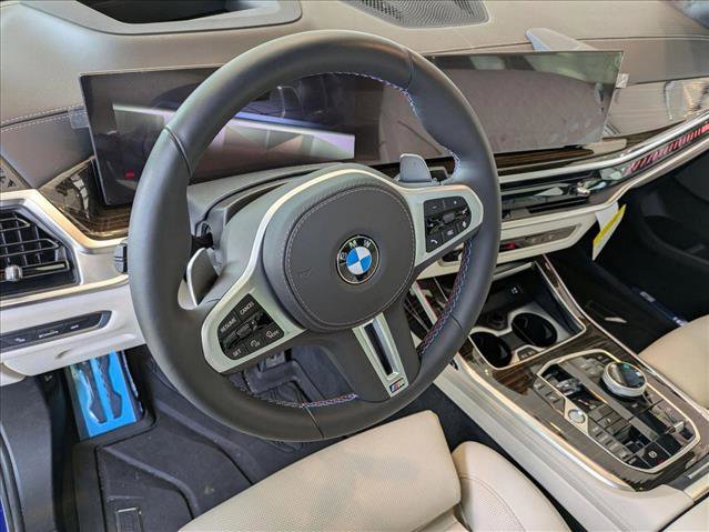 Used 2025 BMW X7 M60i w/ Executive Package image 3