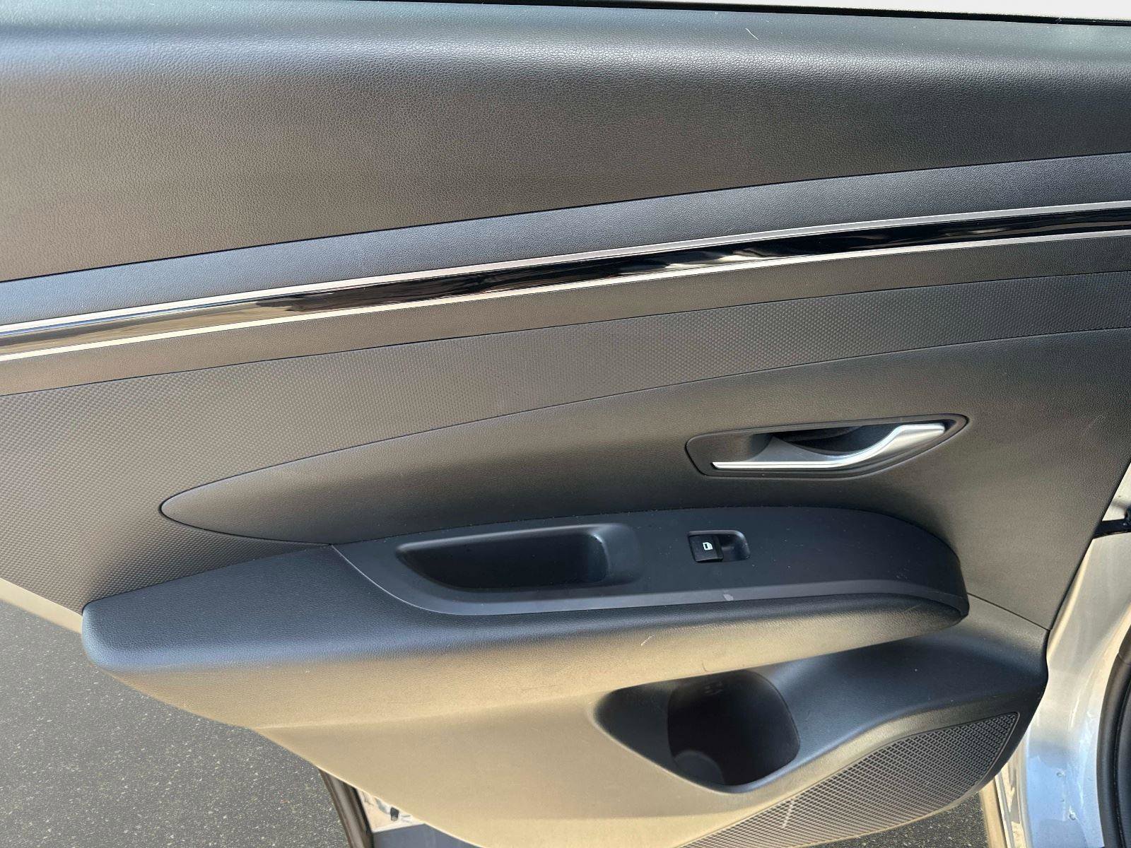 Used 2023 Hyundai Tucson SEL w/ Winter Package image 11