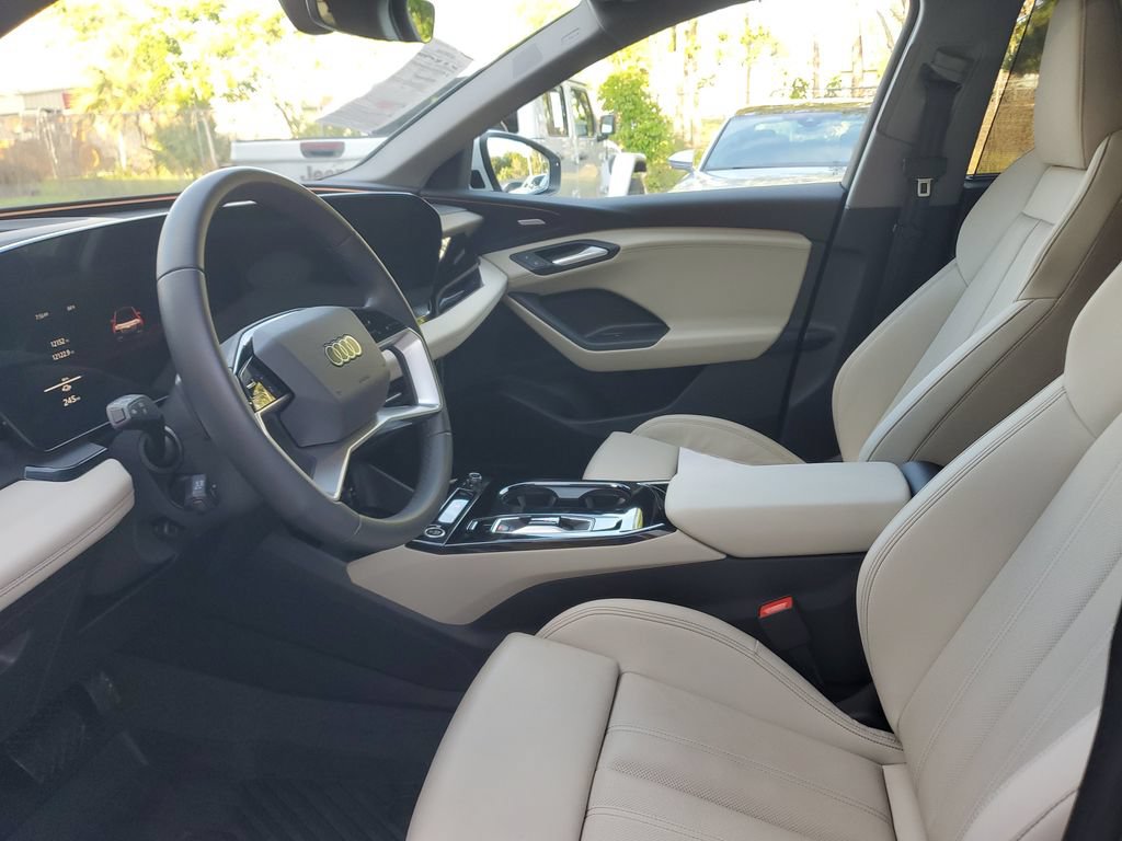 Used 2025 Audi Q6 e-tron Premium Plus w/ Premium Plus RWD image 24