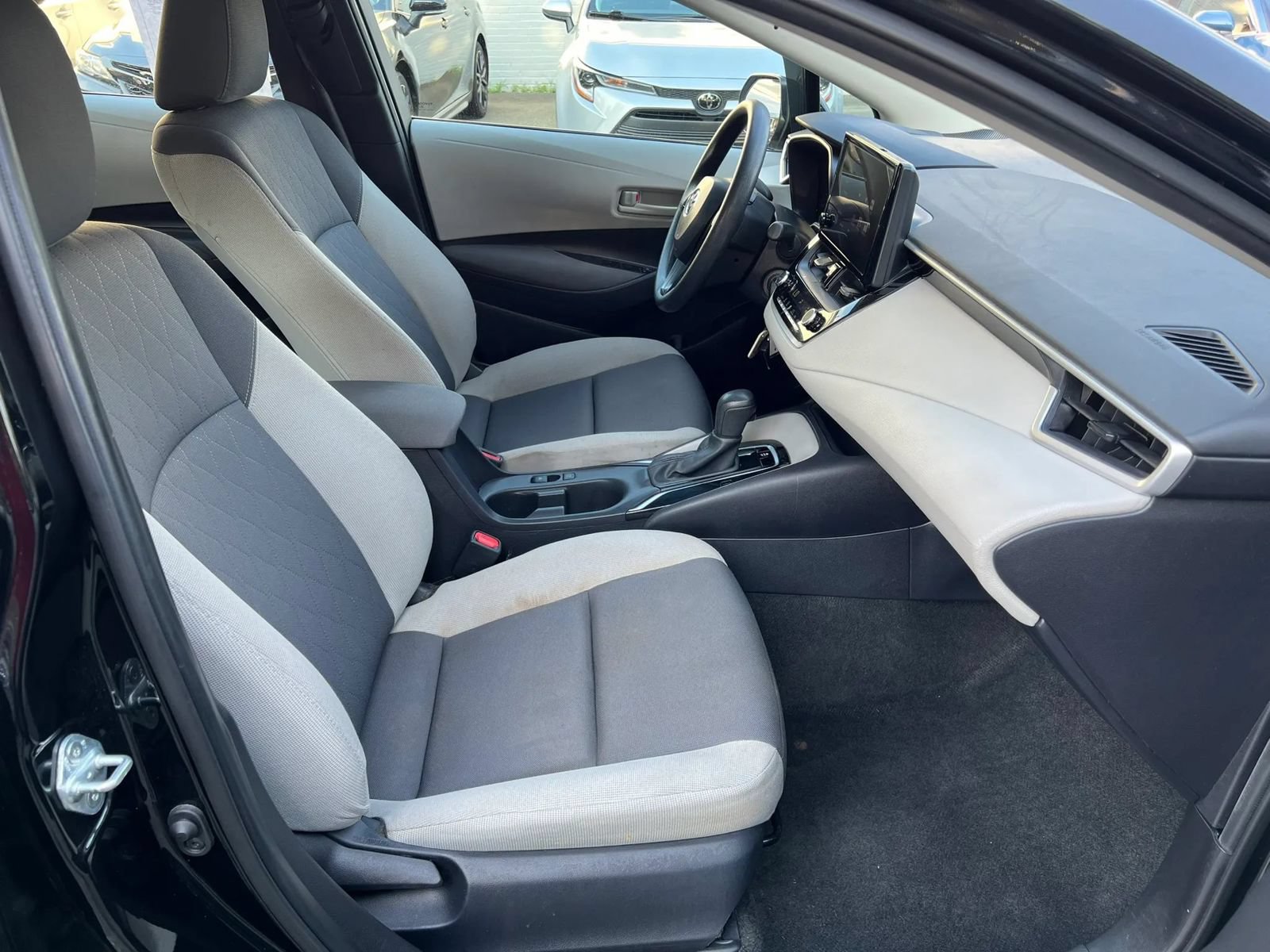 Used 2024 Toyota Corolla LE FWD image 8