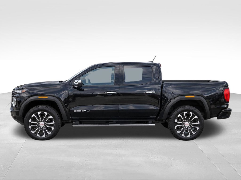 New 2026 GMC Canyon Denali w/ LPO, Black Badging Package AWD/4WD image 7