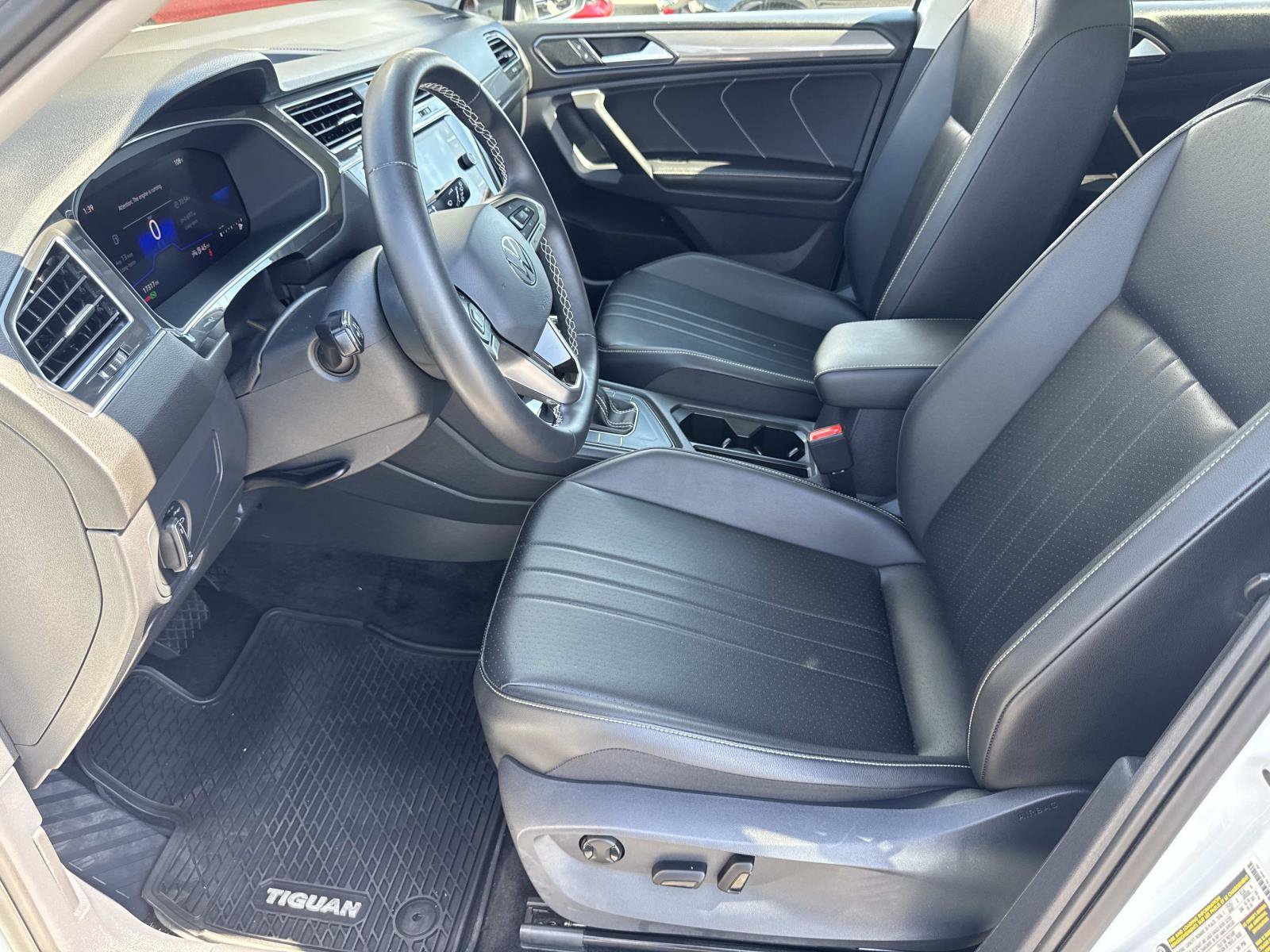 Certified 2023 Volkswagen Tiguan SE w/ Panoramic Sunroof Package FWD image 23