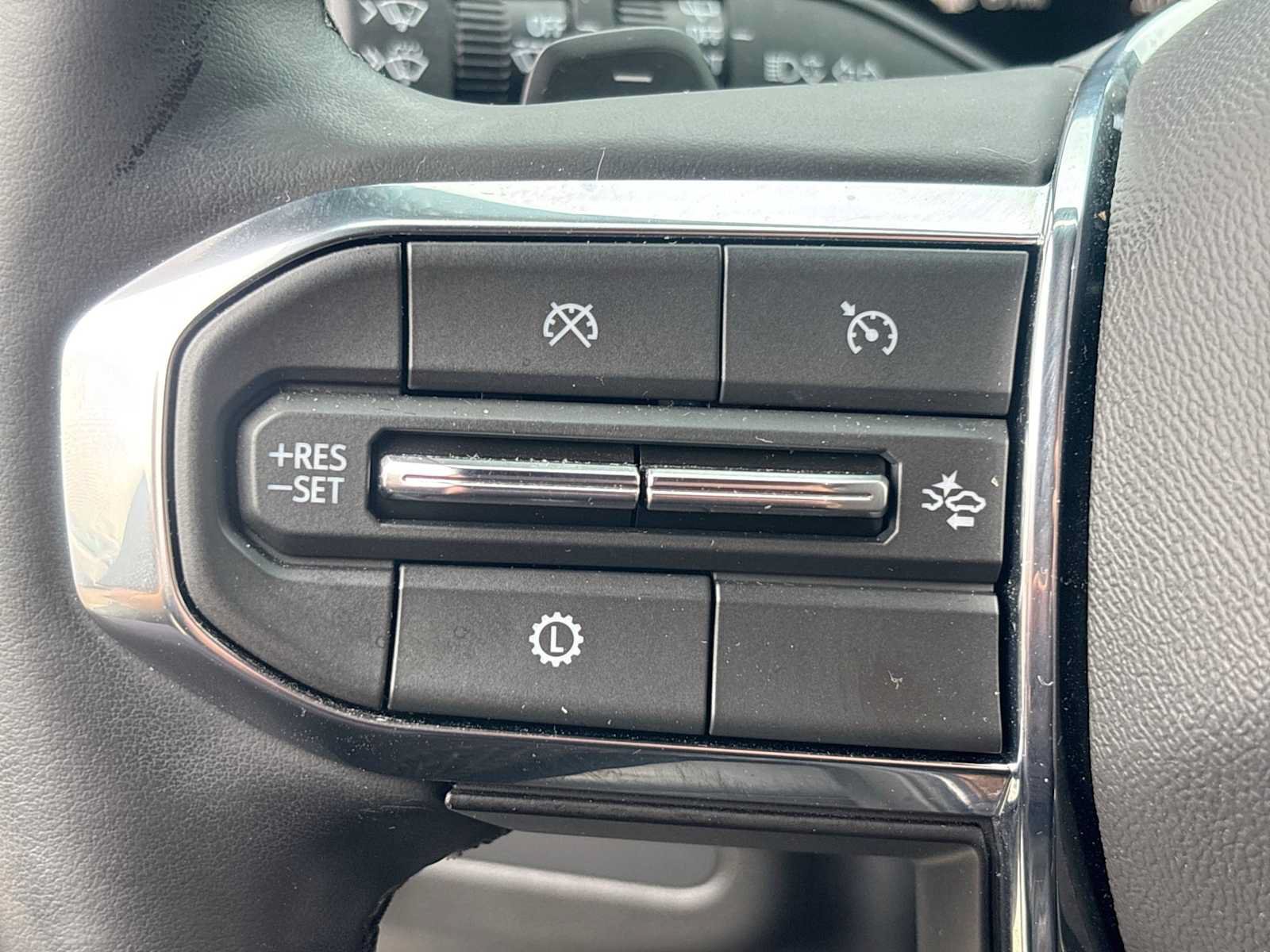 Used 2025 GMC Yukon Elevation w/ LPO, Floor Liner Package AWD/4WD image 24