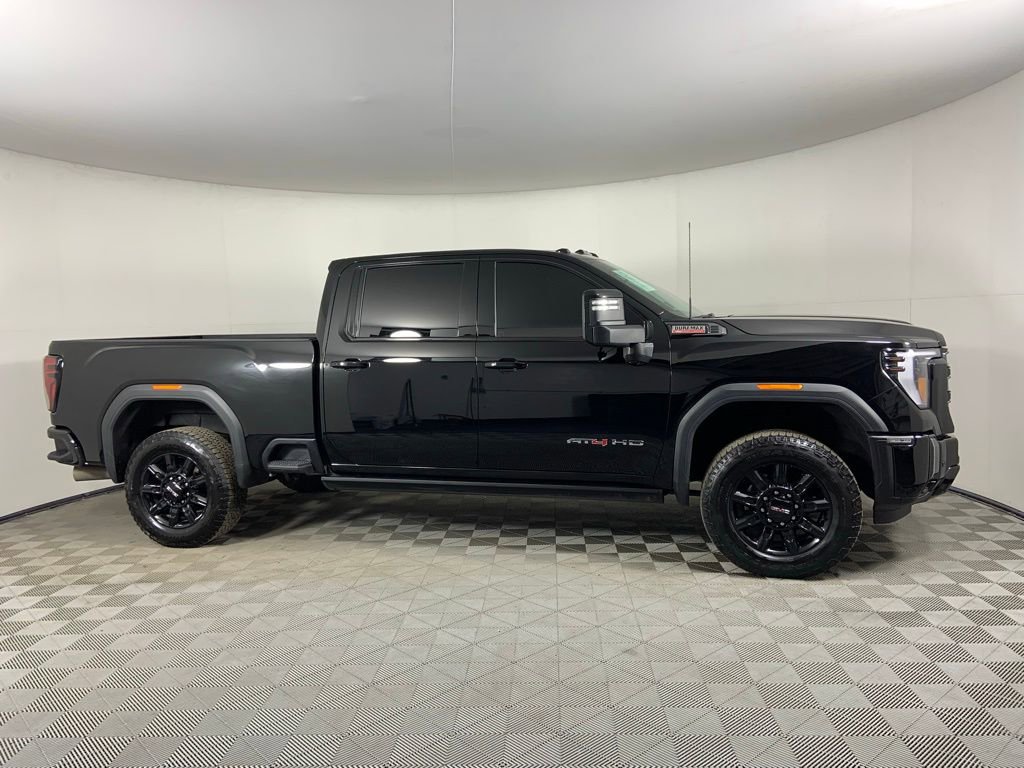 Used 2024 GMC Sierra 2500 AT4 w/ AT4 Premium Plus Package AWD/4WD image 2