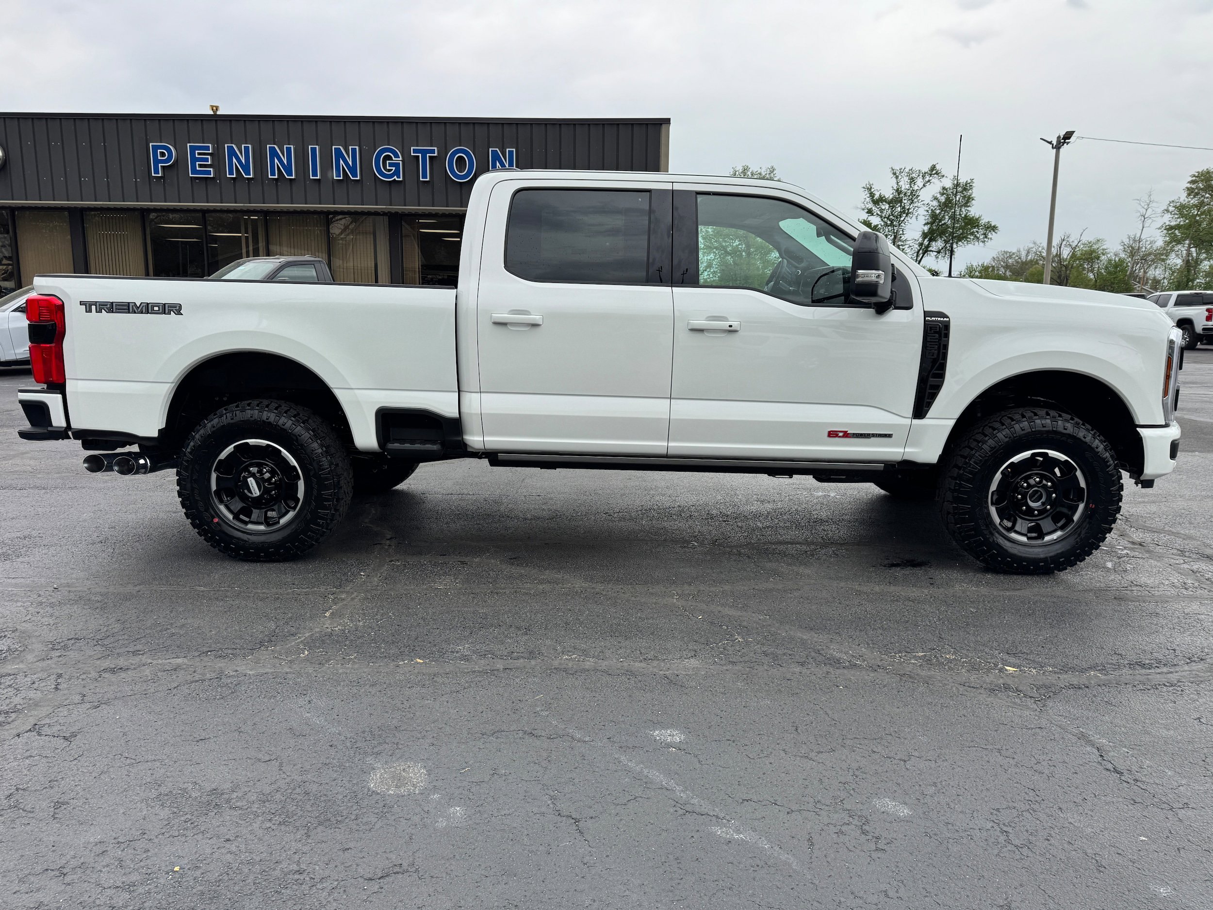 New 2026 Ford F250 Platinum w/ Tremor Off-Road Package AWD/4WD image 8