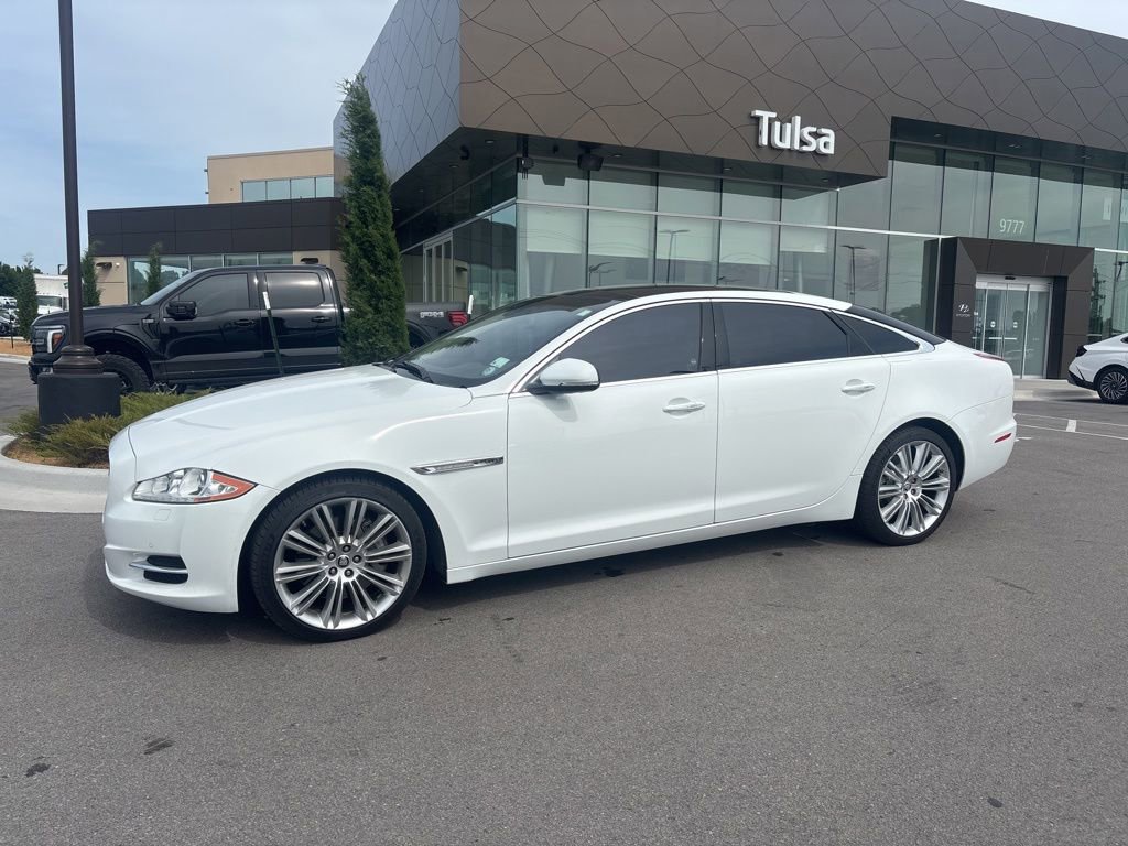 Used 2011 Jaguar XJ L RWD image 1