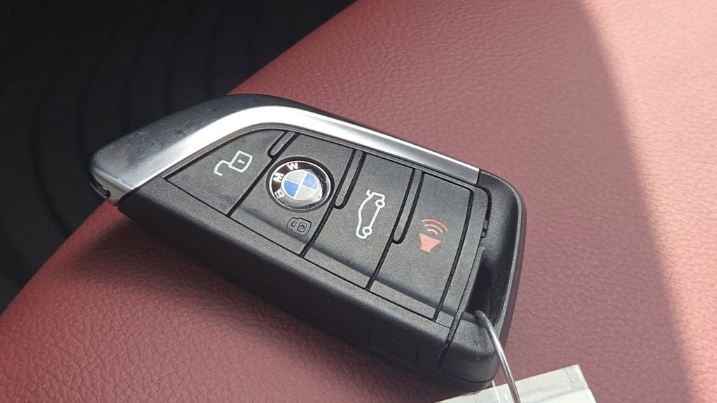 Used 2023 BMW 430i xDrive Convertible w/ M Sport Package AWD/4WD image 32