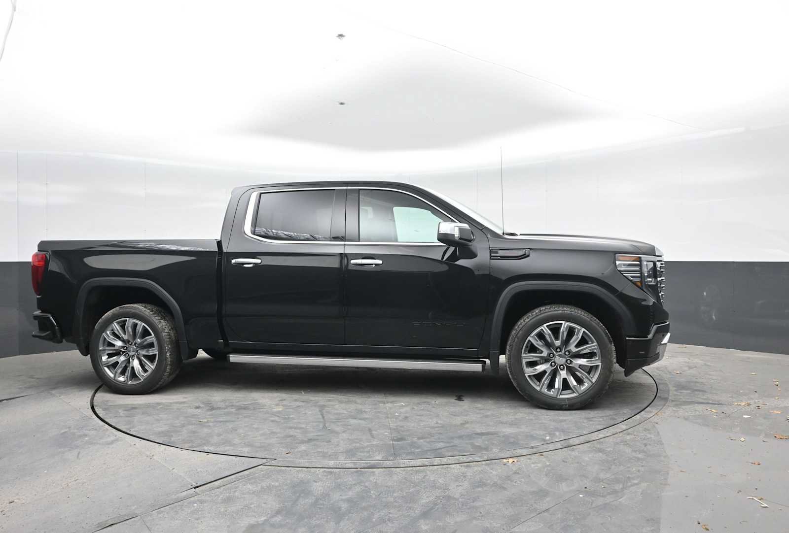New 2026 GMC Sierra 1500 Denali w/ Denali Reserve Package AWD/4WD image 9