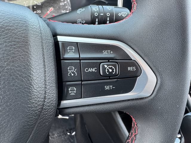 Used 2025 Jeep Compass Trailhawk AWD/4WD image 23