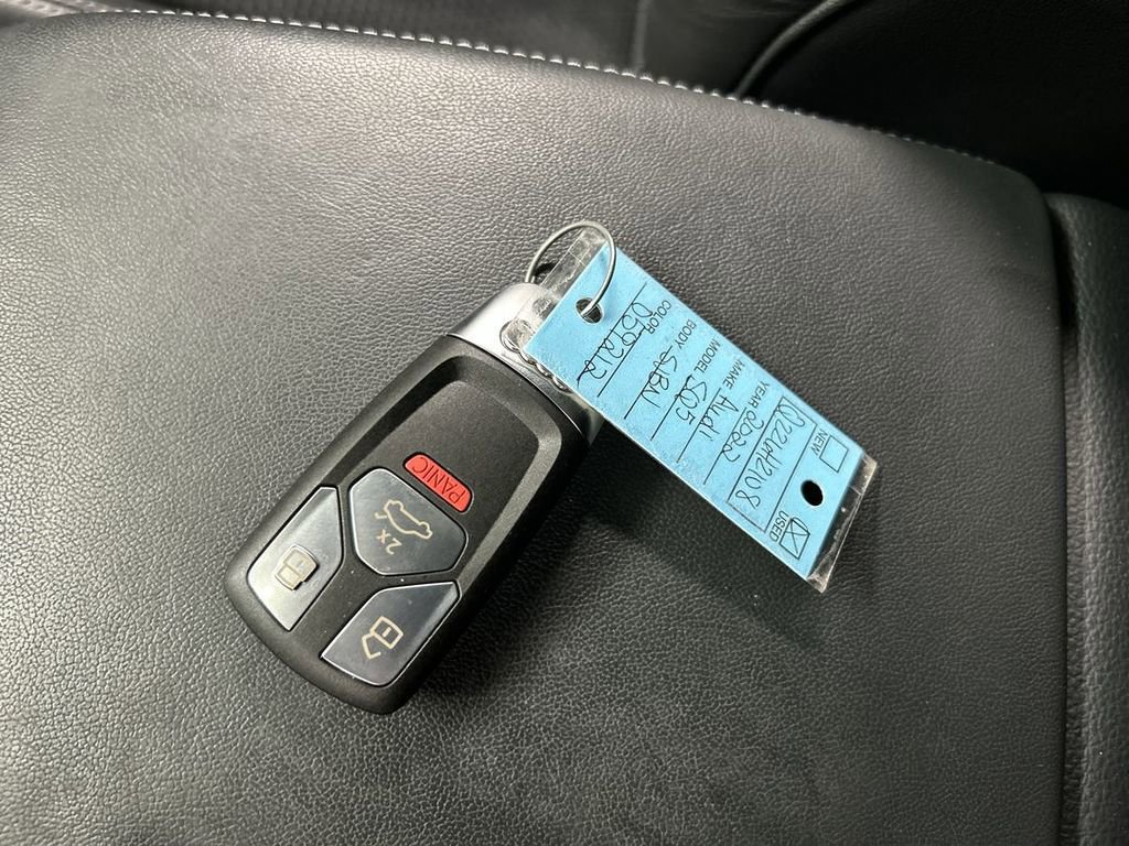 Used 2022 Audi SQ5 Premium w/ Convenience Package image 12