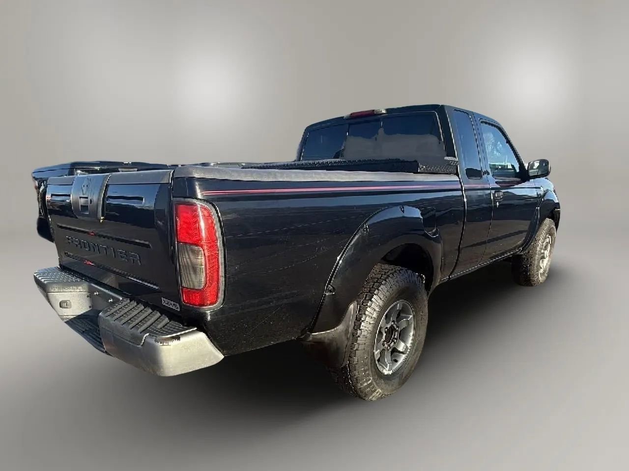 Used 2002 Nissan Frontier XE w/ (BCP) Body-Color Pkg image 5