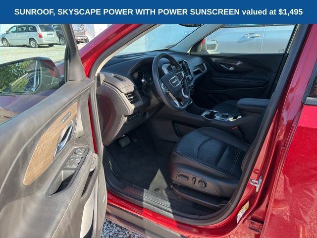 Used 2023 GMC Terrain Denali w/ Denali Premium Package AWD/4WD image 2