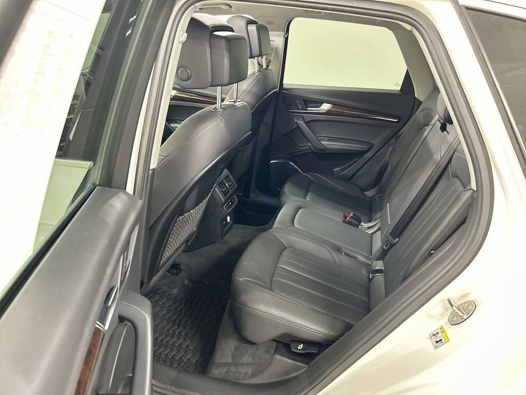 Used 2020 Audi Q5 Premium Plus w/ Premium Plus Package AWD/4WD image 21