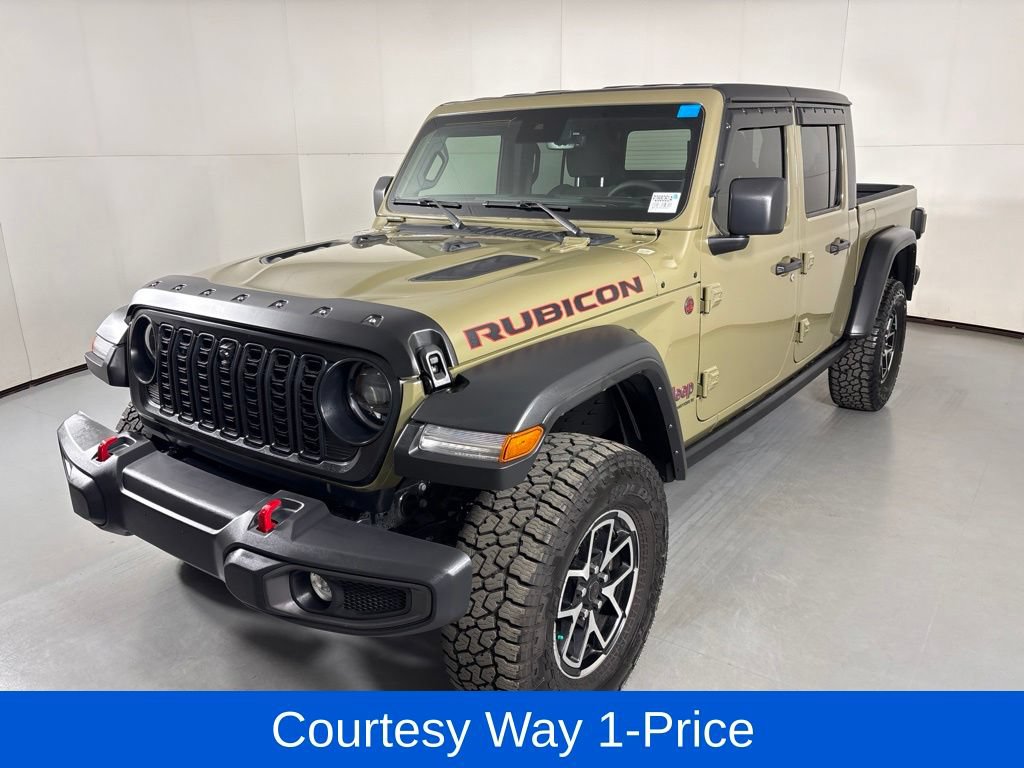 Used 2025 Jeep Gladiator Rubicon w/ Technology Group AWD/4WD image 5