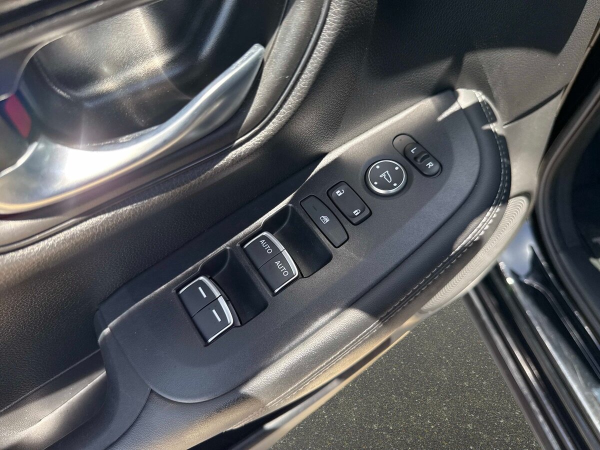 Used 2024 Honda HR-V EX-L image 17