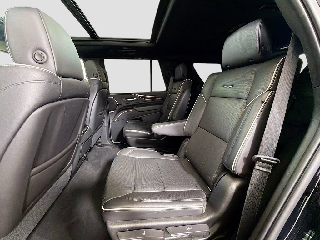 Used 2021 Cadillac Escalade Premium Luxury AWD/4WD image 27