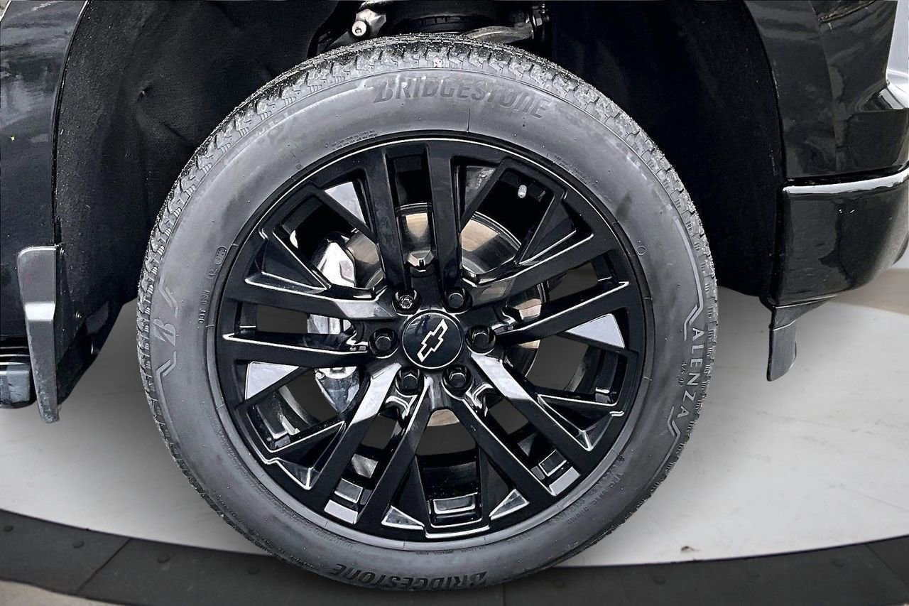 Used 2025 Chevrolet Silverado 1500 High Country w/ Midnight Edition image 35