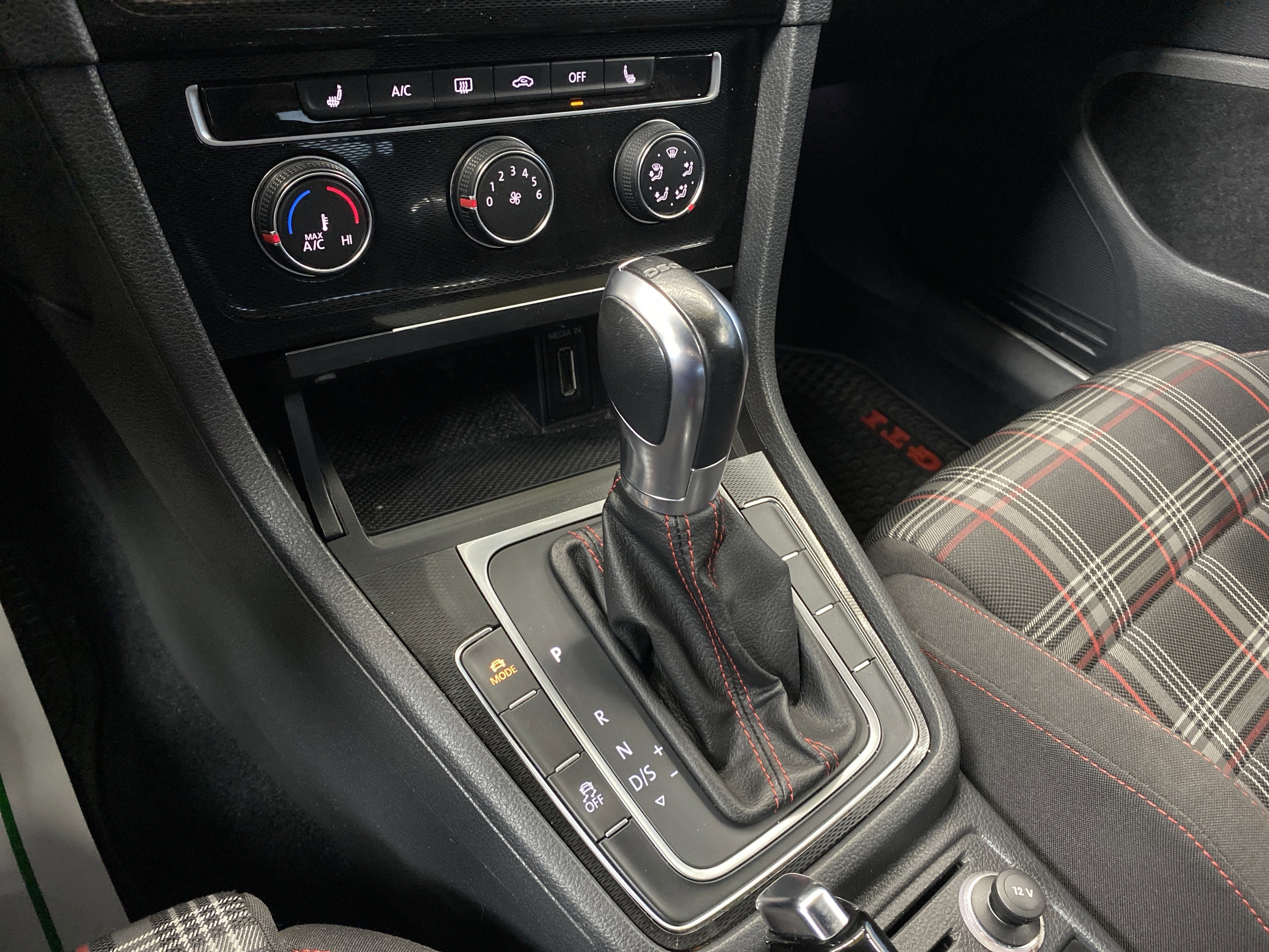 Used 2015 Volkswagen GTI S image 15